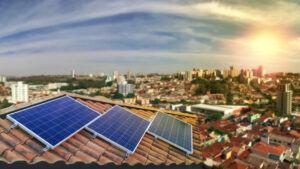 pannelli solari su un tetto esposti